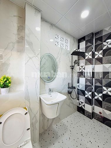 Siêu Phẩm đường 10m sát Phan Huy Ích 1 lửng 4 lầu thang máy 4x16
