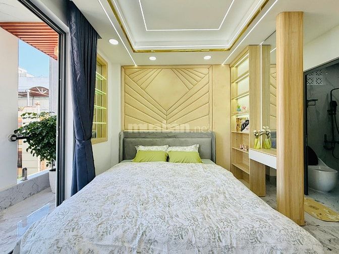 Siêu Phẩm đường 10m sát Phan Huy Ích 1 lửng 4 lầu thang máy 4x16