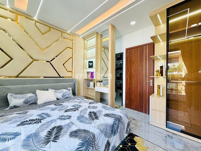 Siêu Phẩm đường 10m sát Phan Huy Ích 1 lửng 4 lầu thang máy 4x16