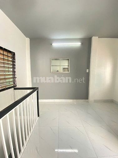 Chính chủ bán nhà hẻm 71 Trần Phú, P.4, Q.5, nhà đúc 3 tầng, mới