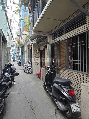 Chính chủ bán nhà hẻm 71 Trần Phú, P.4, Q.5, nhà đúc 3 tầng, mới