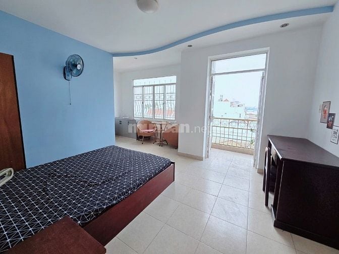 Ngay Phạm Văn Đồng, cầu vượt Linh Xuân, Phòng full nội thất, rộng rãi