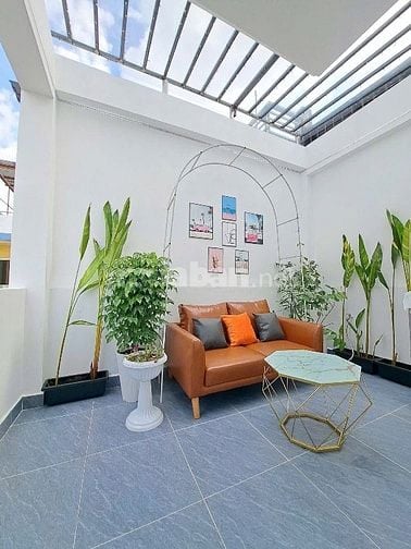 Nhà đẹp Hoàng Diệu - Quận 4. 2 tầng - Gần công viên Khánh Hội