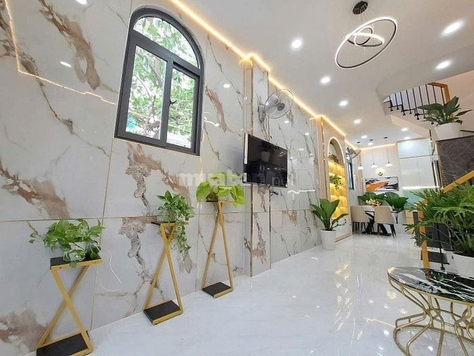 Nhà đẹp Hoàng Diệu - Quận 4. 2 tầng - Gần công viên Khánh Hội