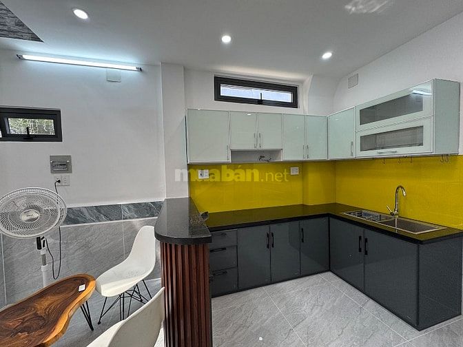 B.thự mini góc 2 mặt tiền, 3lầu, mới 100%, hẻm đẹp khu c.cấp Lê Văn Sỹ