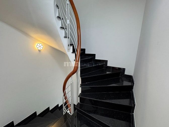 B.thự mini góc 2 mặt tiền, 3lầu, mới 100%, hẻm đẹp khu c.cấp Lê Văn Sỹ