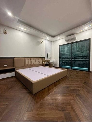 Nhà mới 40m2*7T- 18.8 tỷ- Gara thang máy- Ngõ thông phố Hoàng Văn Thái