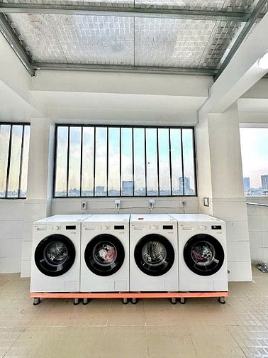 BÁN CHDV 6 TẦNG MỚI XÂY 354M2 62P DOANH THU ~280TR NGAY NGÃ TƯ BỐN XÃ 