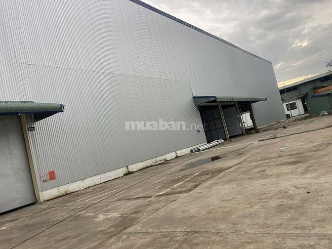 Cho thuê kho 6.500m2, ngoài KCN Tân An , Long An, giá thuê : 40k/m2/TH