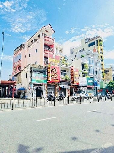 Bán nhà MT Bạch Đằng gần Hàng Xanh 1T5L đang có HĐT 50tr/tháng