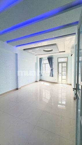 nhà cấp 4 tiện xây biệt thự 8x22.5 đường 34 KDC Bình Phú 1