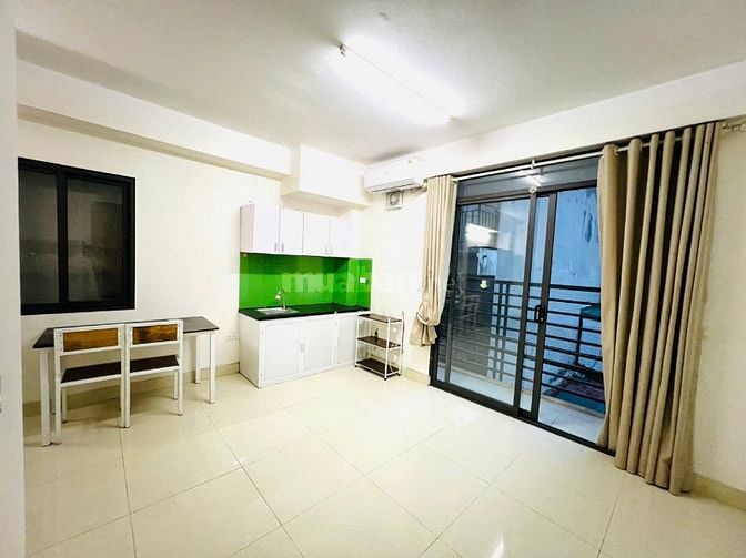CCMN full đồ , có view sông, sát chợ tiện mọi thứ ban công thoáng 
