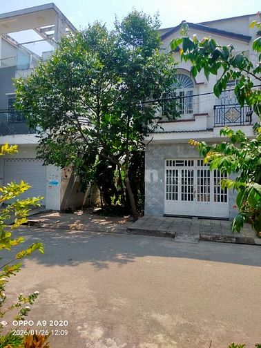 Nhà mặt tiền KDC Đặng Huỳnh, 5x16m, 1 Lầu đúc, 4 p, sổ hồng riêng.