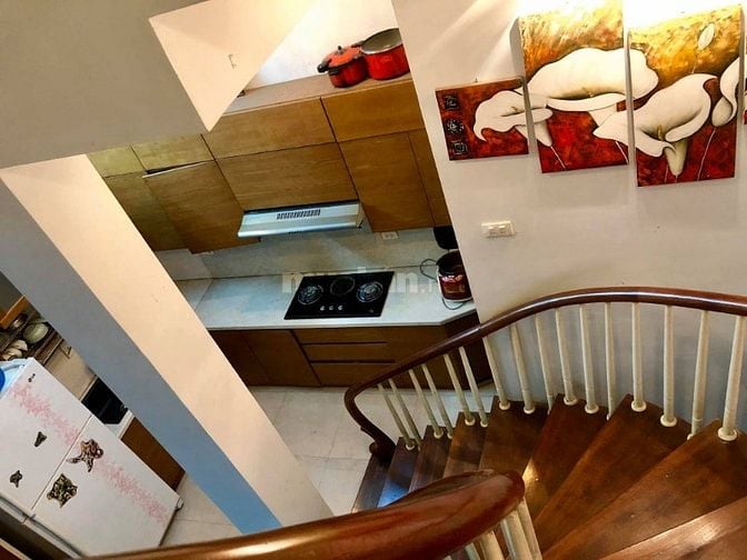 Cho thuê nhà ngõ phố Chùa Láng 50m xây 4 tần