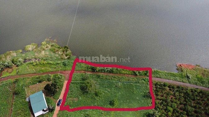Bán đất 2 mặt tiền đường bê tông ven hồ Phúc Hưng