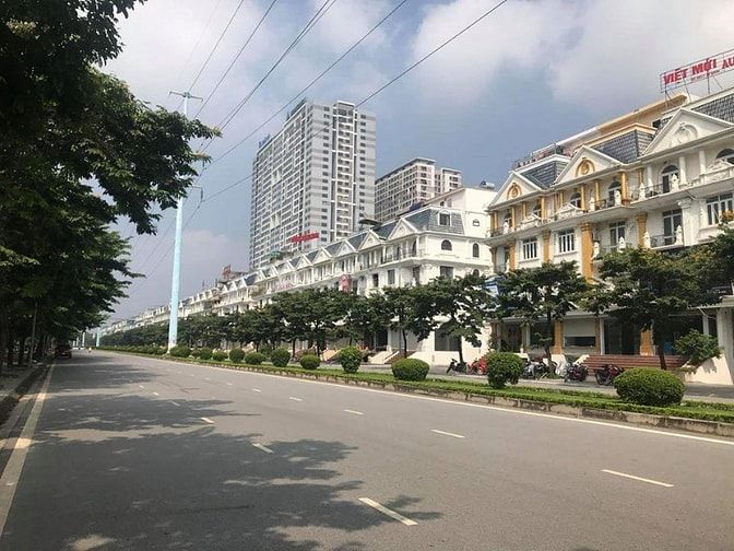 BÁN BIỆT THỰ GÓC 3 MẶT ĐƯỜNG KĐT THÀNH PHỐ GIAO LƯU, SỔ ĐỎ, VỊ TRÍ ĐẸP