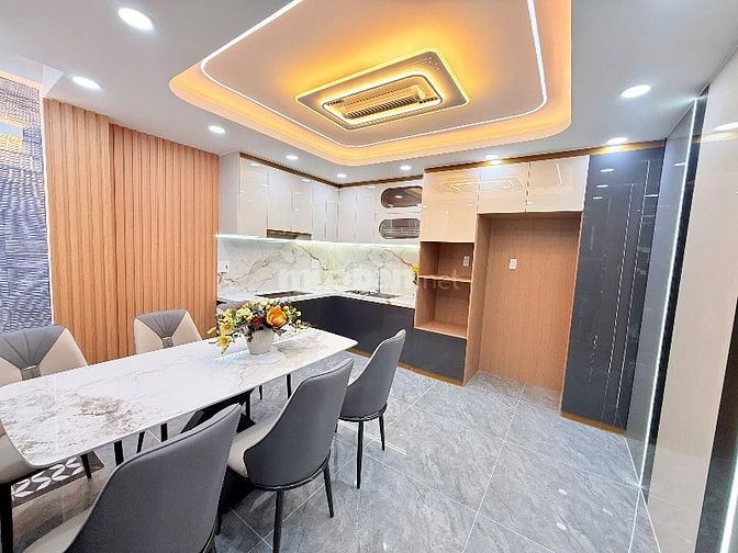 GIẢM MẠNH 200TR. NAY CÒN 7 TỶ6, NHÀ MẶT TIỀN HẺM XE HƠI 8M .