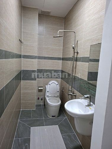 Bán nhà 2 lầu mới xây giá 11 tỷ phường BTT Q2 HCM