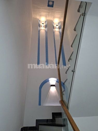 Bán nhà 2 lầu mới xây giá 11 tỷ phường BTT Q2 HCM