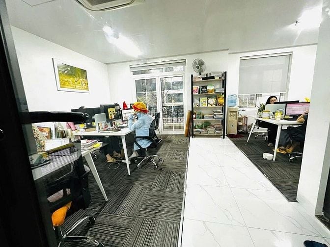 Chính Chủ Bán Nhà Vườn Phố Nguyễn Tuân 98m2 Xây 5 Tầng 1 Hầm . 