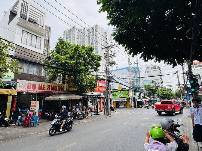 Mặt Tiền Âu Dương Lân 5,8 x 14,3m Nhà Mới Gần Tạ Quang Bửu Giá 22 tỷ