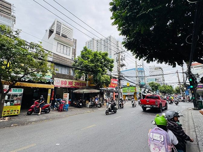 Mặt Tiền Âu Dương Lân 5,8 x 14,3m Nhà Mới Gần Tạ Quang Bửu Giá 22 tỷ