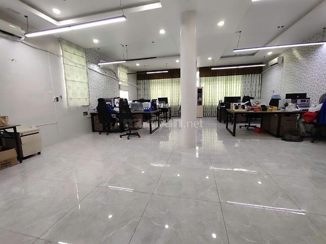 Cho thuê tòa nhà biệt thự ngay aeon Bình Tân 9x20m 4 lầu 8PN