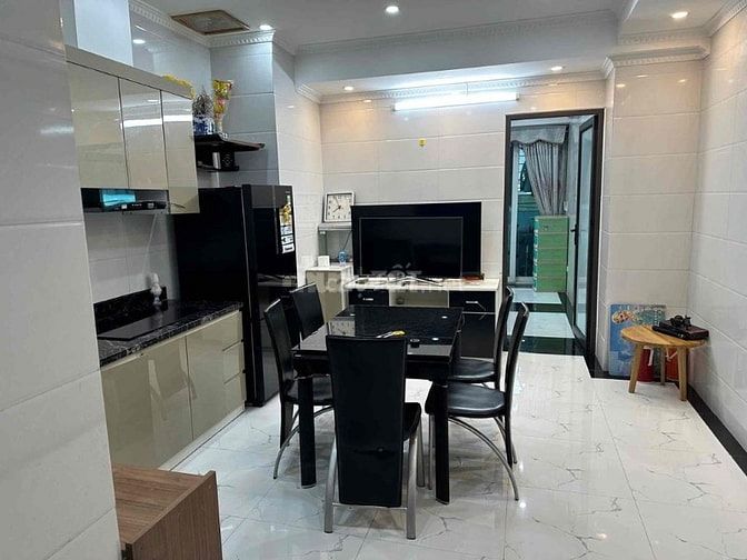 Chính Chủ cho thuê nhà 7 Tầng,Thang Máy,tại: Trần Quốc Hoàn-Cầu Giấy