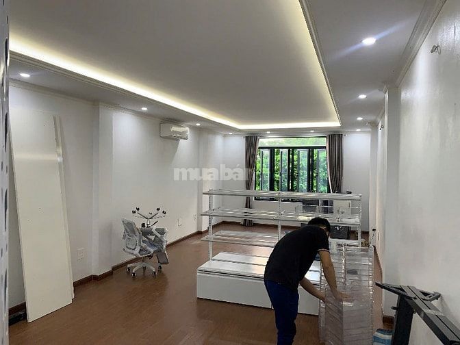 Chính Chủ cho thuê nhà 7 Tầng,Thang Máy,tại: Trần Quốc Hoàn-Cầu Giấy