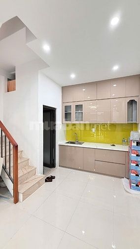 Nhà dt34m2 đất đúc thật 1 lầu 2pn 2wc HXH Hoà Bình, Q. Tân Phú