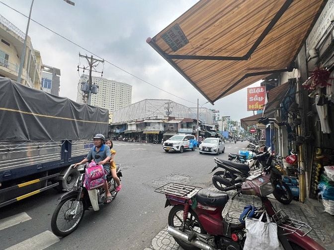 Chính chủ bán gấp nhà mặt tiền Lê Đại Hành