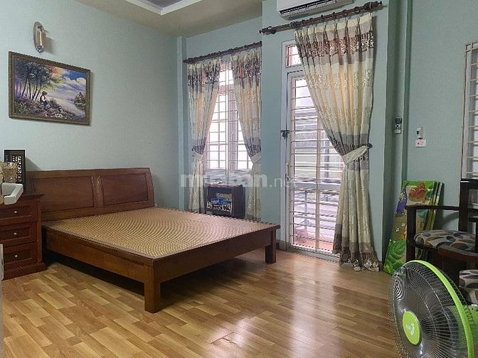 Căn góc 5T ngõ Hào Nam sát Mp ngõ 2,5m ba gác dt 49m mt 3,21m nhà 5T 