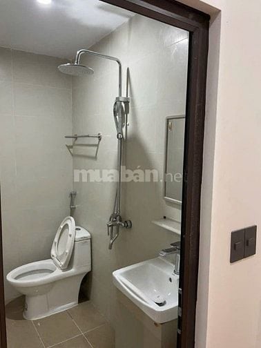 Giá rẻ bất ngờ chỉ 1.4tr. Có phòng đơn full ban công. Không chung chủ 