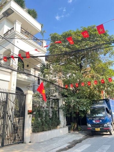 -Bán biệt thự 7x20m,3 lầu Dương Quảng Hàm, ngay bên bờ Kênh Tham Lương