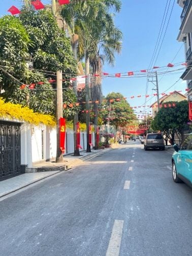 -Bán biệt thự 7x20m,3 lầu Dương Quảng Hàm, ngay bên bờ Kênh Tham Lương