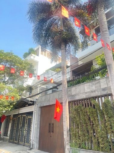 -Bán biệt thự 7x20m,3 lầu Dương Quảng Hàm, ngay bên bờ Kênh Tham Lương