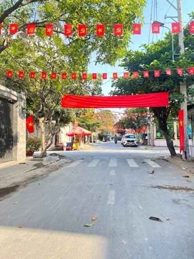 -Bán biệt thự 7x20m,3 lầu Dương Quảng Hàm, ngay bên bờ Kênh Tham Lương