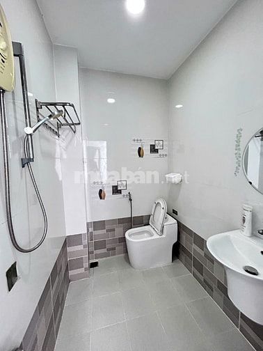 CHUNG CƯ NGUYỄN THỊ TẦN P2 Q8 CĂN HỘ SÂN VƯỜN 105,1M2 SHR, NỘI THẤT XÒ