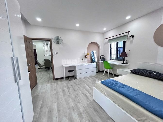 CHUNG CƯ NGUYỄN THỊ TẦN P2 Q8 CĂN HỘ SÂN VƯỜN 105,1M2 SHR, NỘI THẤT XÒ