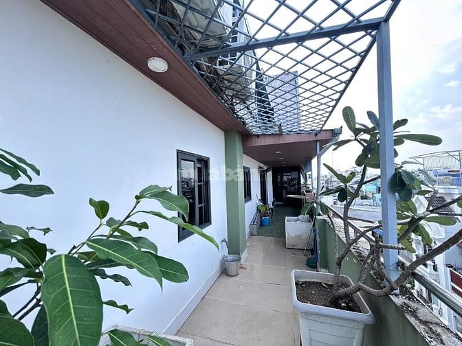 CHUNG CƯ NGUYỄN THỊ TẦN P2 Q8 CĂN HỘ SÂN VƯỜN 105,1M2 SHR, NỘI THẤT XÒ
