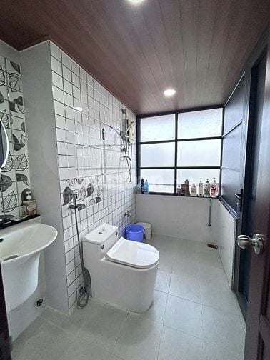CHUNG CƯ NGUYỄN THỊ TẦN P2 Q8 CĂN HỘ SÂN VƯỜN 105,1M2 SHR, NỘI THẤT XÒ