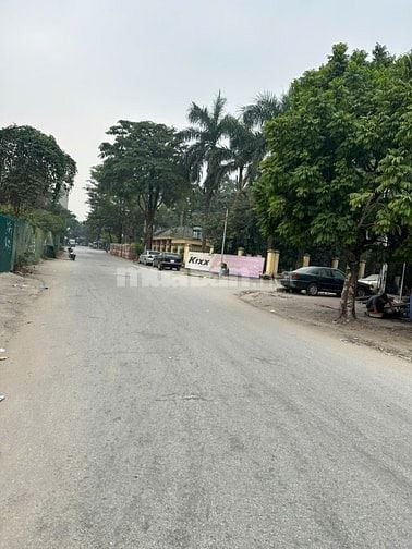 Bán đất ngõ 15 Phú Xá-Phú Thượng DT100m2,MT8m đường 9m giá 179tr/m2