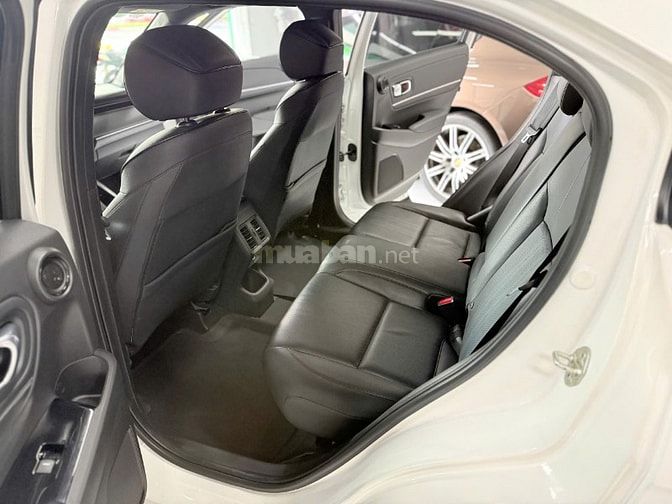 HONDA HRV • RS   ( Màu trắng / nội thất da đen )  • Sản xuất : 2023
