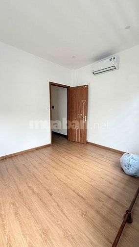 Nhà dt34m2 đất đúc thật 1 lầu 2pn 2wc HXH Hoà Bình, Q. Tân Phú