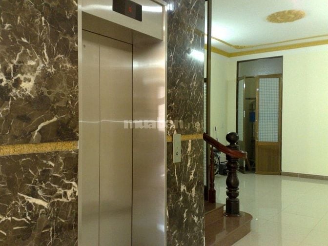 Bán nhà 141m2, 6 lầu, có thang máy, mặt tiền đường Xóm Chiếu.