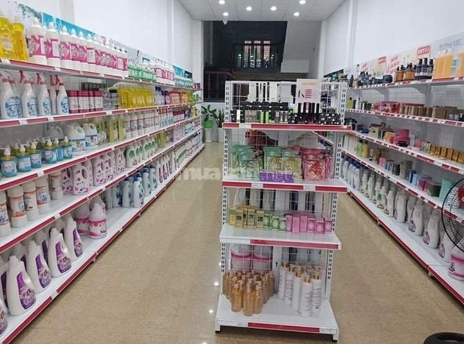 CỬA HÀNG BÁCH HÓACẦN TUYỀN NV ĐI LÀM LIỀN ( ưu tiên tuổi trung niên ) 