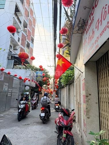Bán nhà mặt tiền 3 lầu (5,5x21) 16 Phan Tây Hồ p7 Phú Nhuận (CẦU KIỆU)