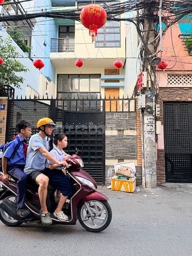 Bán nhà mặt tiền 3 lầu (5,5x21) 16 Phan Tây Hồ p7 Phú Nhuận (CẦU KIỆU)
