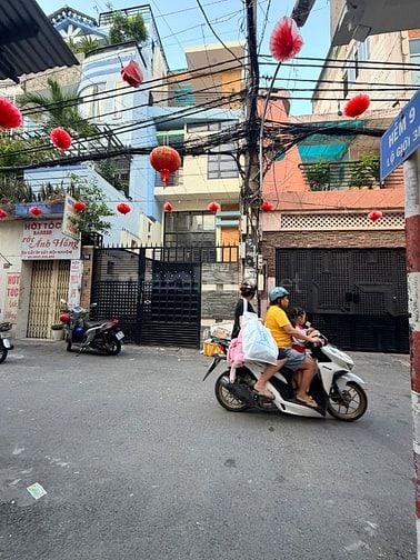 Bán nhà mặt tiền 3 lầu (5,5x21) 16 Phan Tây Hồ p7 Phú Nhuận (CẦU KIỆU)