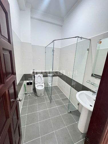 Cho thuê nhà 585/4Bis Sư Vạn Hạnh, phường 12, Quận 10 ( BV 115 )